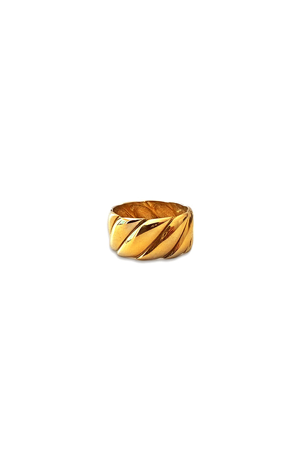 CURVY – Solid Gold Ring