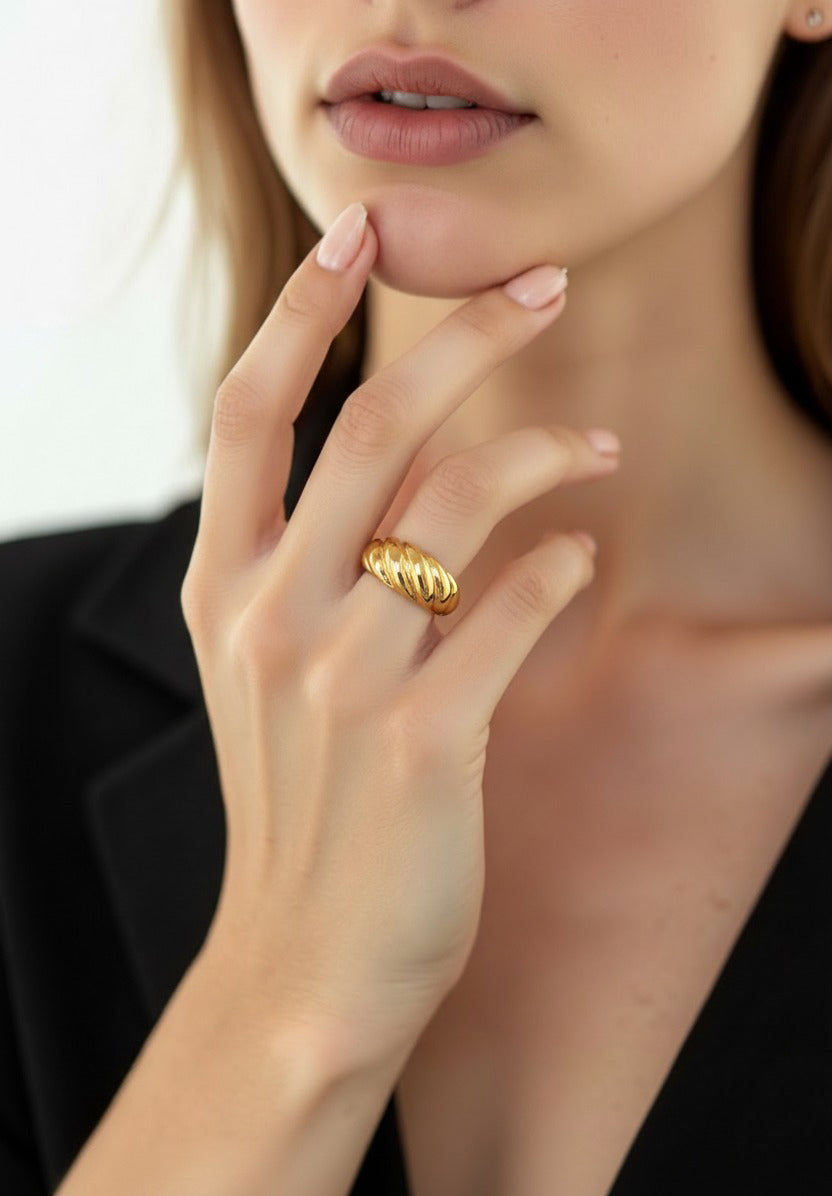 SHELLY – Solid Gold Ring